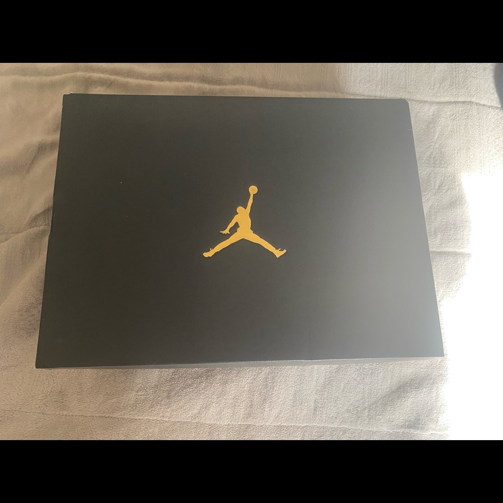 AIR JORDAN 2 RETRO BHM (BLACK HISTORY MONTH) - RARE!